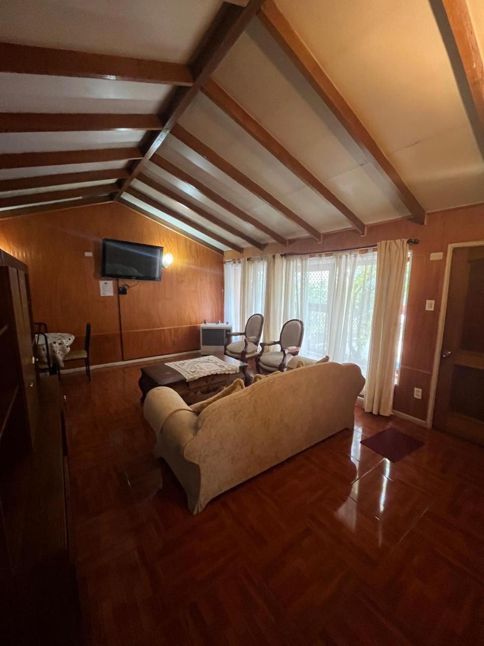 Cabanas Espanol Coyhaique Exterior photo